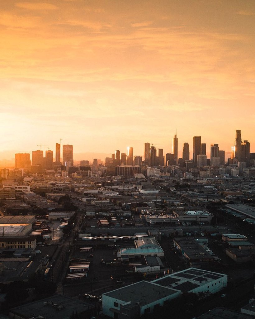 happeninginDTLA's tweet photo. #Tuesdaytip : "To make a long story short, don't tell it" 
[📸 by @djjasonedward]
.
.
.

#happeninginDTLA #DTLA #downtownLA #exploreLA #losangeles #LA #discoverLA #discoverDTLA #downtownlosangeles #exploreDTLA #tuesdaytalk #LAsunsets #LAsummers #DTLAskyline #DTLAlife #HIDTLA https://t.co/vf5vfQuL0M