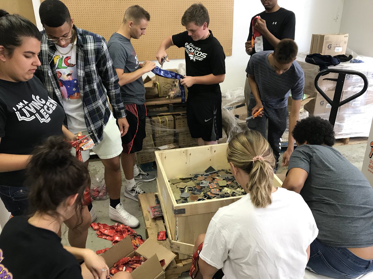 drgeoffsherman's tweet photo. Our @IUPUISHHS #SummerBridge section working away at the @indymonumental storage facility helping them get ready for the fall. #MySHHS #TeamSHHS https://t.co/RwZqCuyLLF