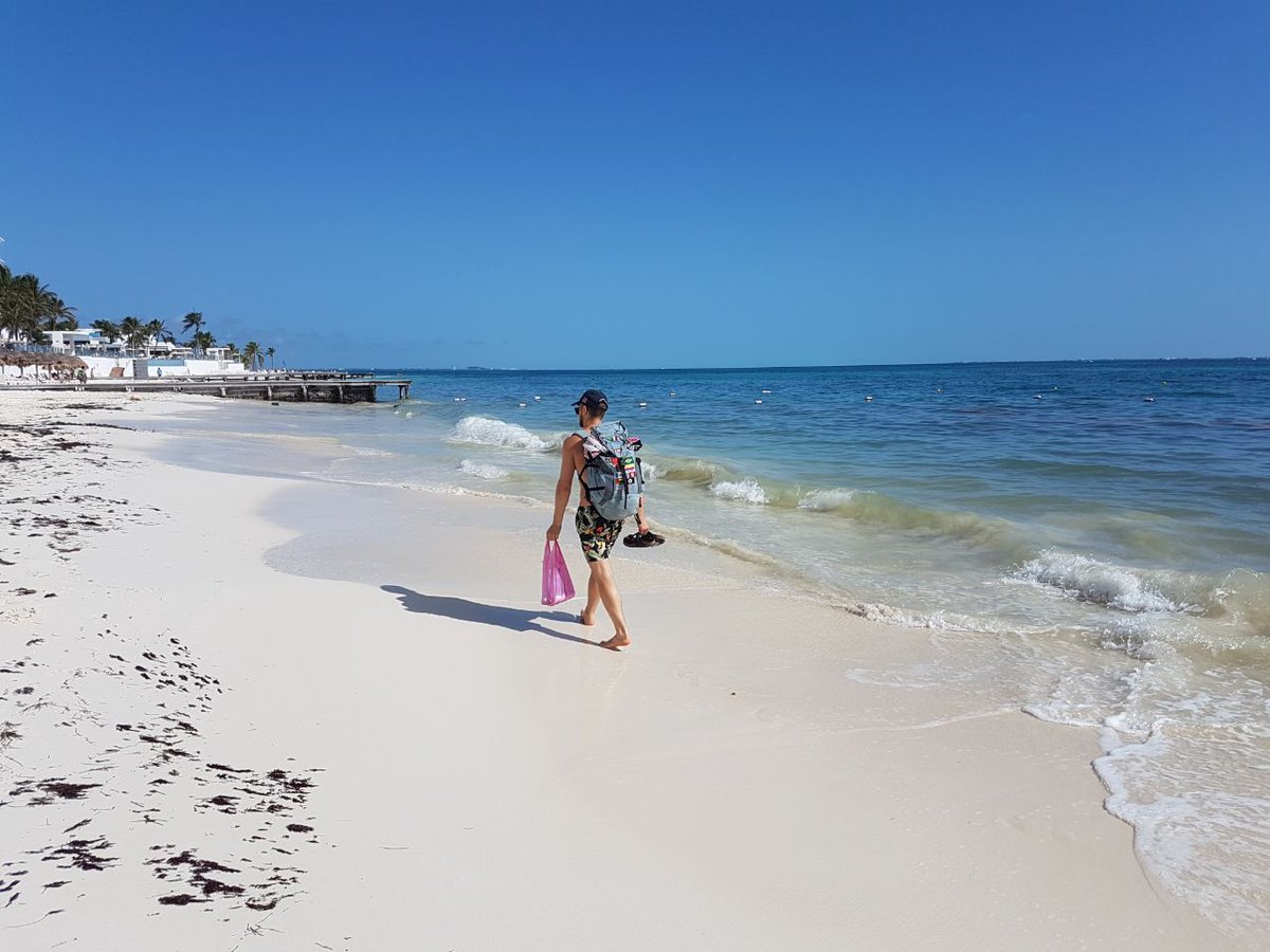 SedeturQROO's tweet photo. Así luce playa Caracol, hoy 14 de agosto en la zona hotelera de Cancún.💙🌴

📸Dave Iturbide https://t.co/dZUw08nCV9