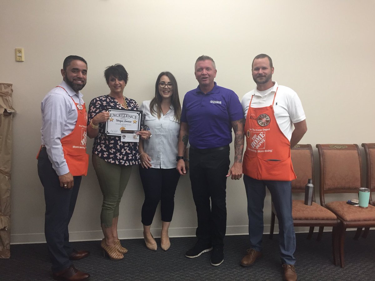 THDQuinn's tweet photo. Building relationships with Services and giving out rewards #THDSERVICES #Homedepot @THDkobie @twyaney @THDYvonne @THDKelliQuinn @SE_RSM_Aponte https://t.co/g7wnTmDyGv