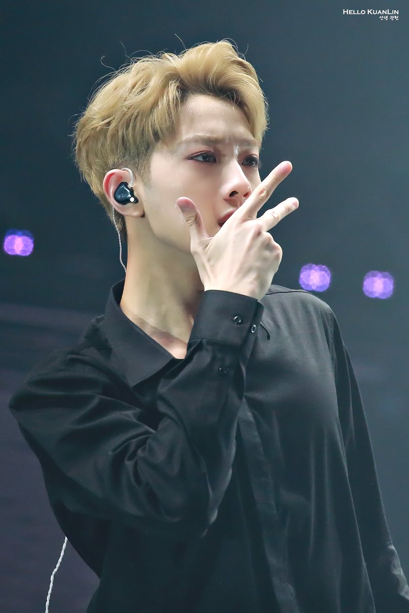 hello_kuanlin's tweet photo. ❤️❤️❤️❤️❤️😻#라이관린 #賴冠霖 #Laikuanlin 보고 싶어😭 （180715） https://t.co/zgvBfAMkTb