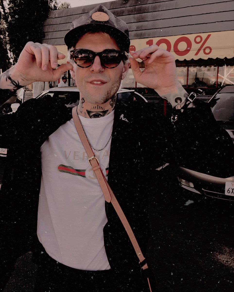 ✗ ┊ ❝ If nobody's around, what's stopping us? ❞