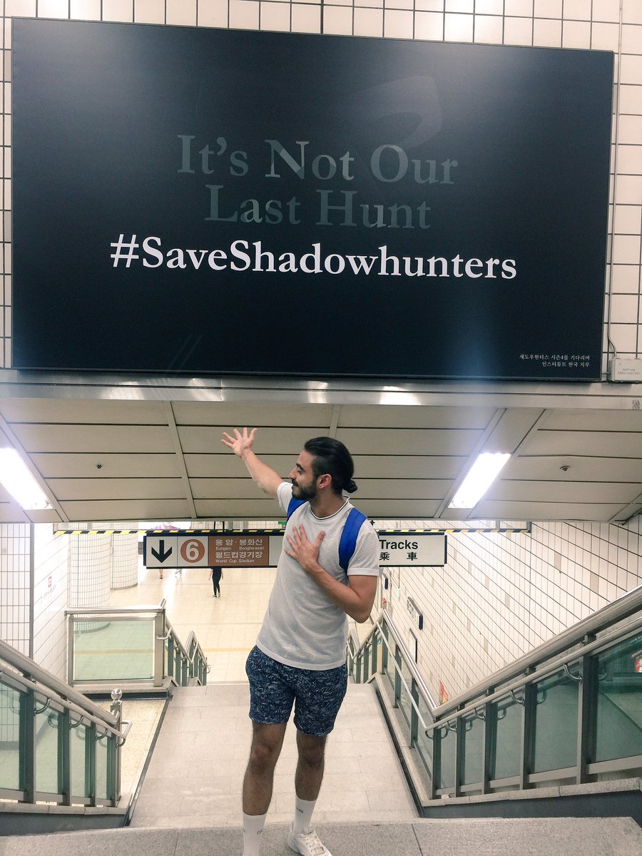 JadeHassoune's tweet photo. I FOUND IT!!!!!!!!!!!!!! BY ACCIDENT!!!!!!!!! #SAVESHADOWHUNTERS #NOTOURLASTHUNT AAAAHHHHHHHHHH!!!!!!!!! #Shadowhunters https://t.co/4wHFmv0HEQ