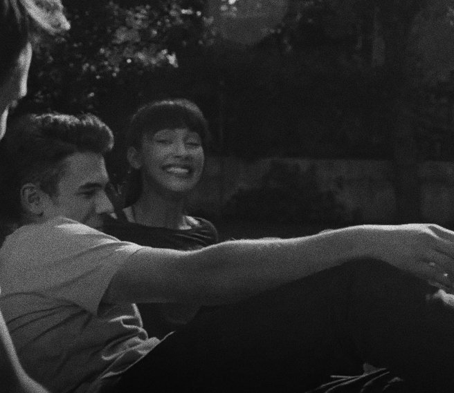 beklenmedik bir anda
ayrılık gelip çatsa
seninle paylaștığım
tek bir gün yeter bana🌸

BirȘarkı AlYap