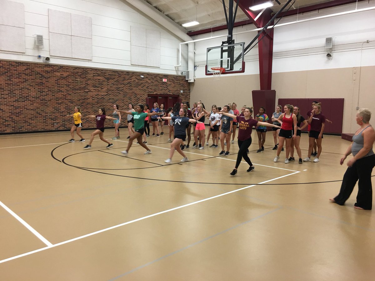 SSPAthletics's tweet photo. Day Two in SSP - already hard at work! #packerpride #enjoytheweather https://t.co/MMKU0fG0EX