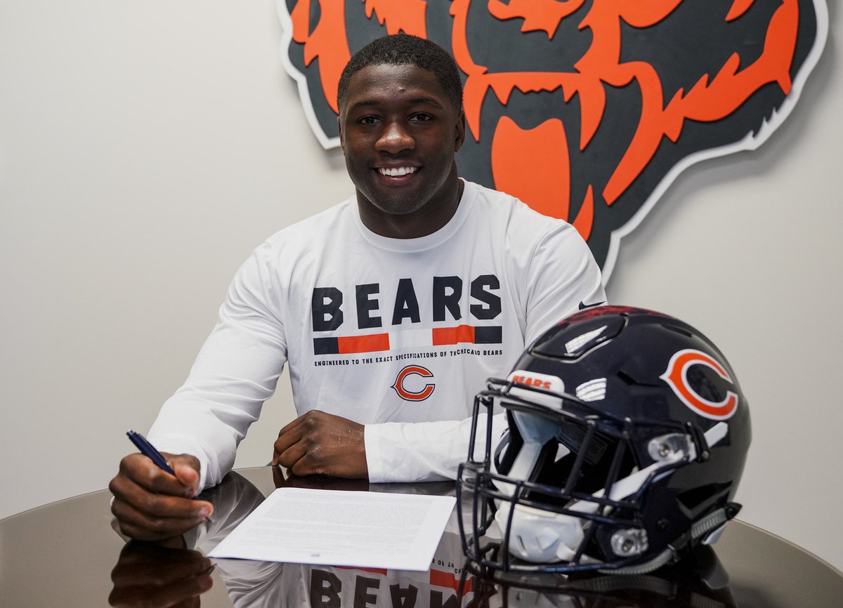 ChicagoBears's tweet image. SIGNED.
