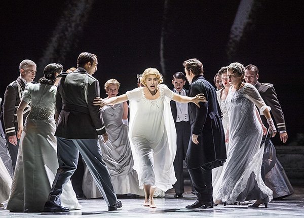 LIVE TONIGHT for FREE! (in 2h15 min) at 19:30 CEST VANESSA from <a href="/glyndebourne/">Glyndebourne</a> on <a href="/Sonostreamtv/">Sonostream.tv</a>!!!  Join us for this incredible production of Keith Warner, which received rave reviews!   sonostream.tv/live/vanessa-2…
#samuelbarber #modernopera #glyndebourne <a href="/emmabell/">Emma Bell</a> @oper <a href="/opera/">Opera</a>