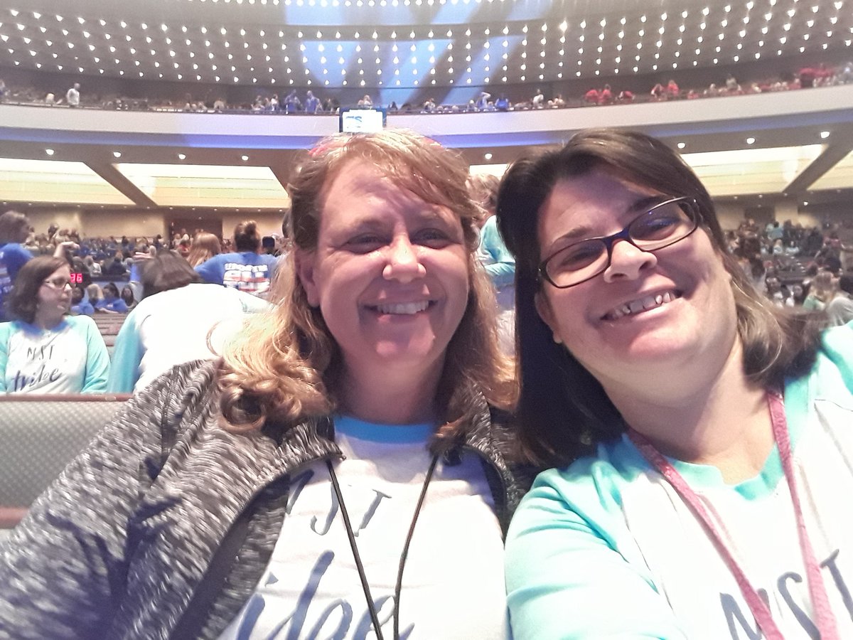 Jenn_M_williams's tweet photo. MST at convocation #msttribe #risdconnect https://t.co/M9RNiDeWCB