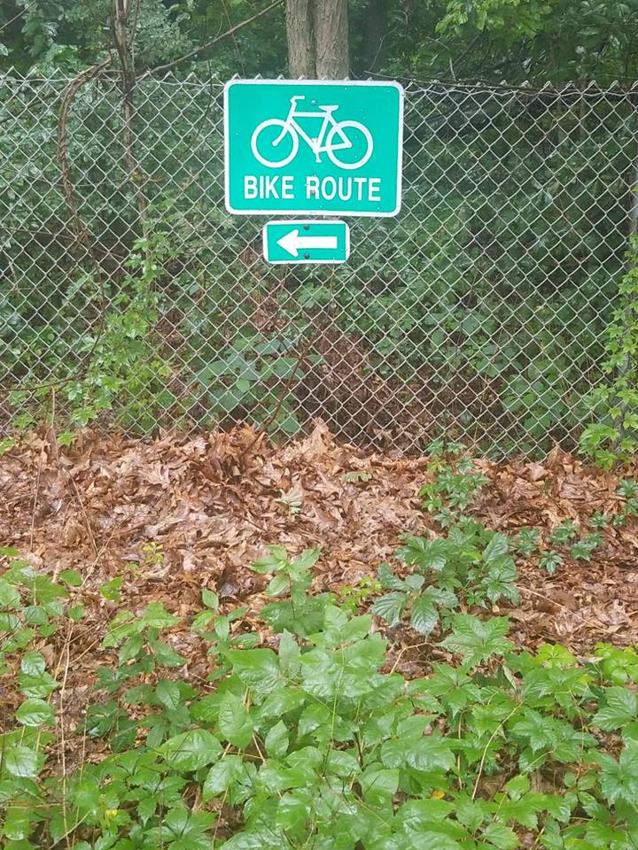 MaryGlassman's tweet photo. I’m really proud of how we've used bike paths to better connect towns and neighbors. It’s not about bikes, it’s about people. Here in Avon, physical activity and the outdoors are helping unite this district, which is exactly what I want to do in Congress. #AvonCT #MaryOnTheMove https://t.co/p4HWbfUfY8