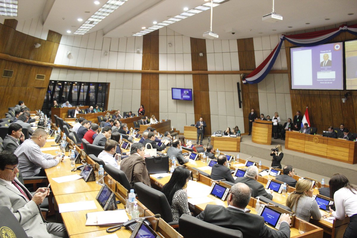 DiputadosPy's tweet photo. Sesión Extraordinaria de la Cámara de Diputados! https://t.co/KQHXDtRWwS