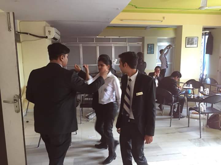 Vaibhav_IIHMJpr's tweet photo. #Preparation Starts for The #FresherParty 
#Welcome Batch 2k18- 2k21
#Halloween_Theme 
#El_Partido_Grande_De_Freshers
@IIHMHOTELSCHOOL @subornobose @ajitfnb @Debasis53995128 @amankasera_94 @AADirIIHMDELHI @im__saurav https://t.co/7F96abST8p