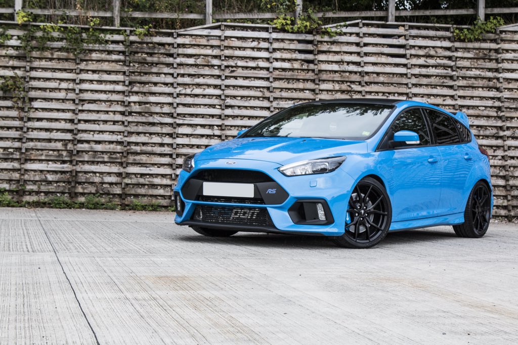 RivieraAuto's tweet photo. Who fancies a Nitrous Blue supercar eating machine for £25,995? We have a beautiful Ford Focus RS Mk3 in stock and boy is it beautiful! We don’t want to see it go!
Visit https://t.co/XXSxzAtctG to see more!
#TurboTuesday #TuesdayTreats https://t.co/5W0PWdP6k2