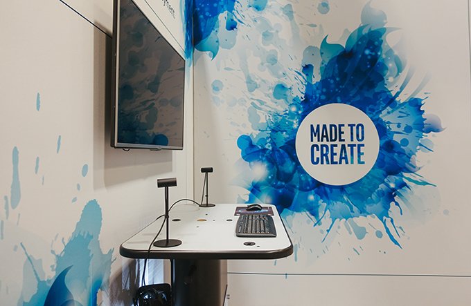 bhphoto's tweet photo. We spy @intel directly across from us at #SIGGRAPH2018! Experience the future and stop by to create with them! https://t.co/W1cmJCMPNW