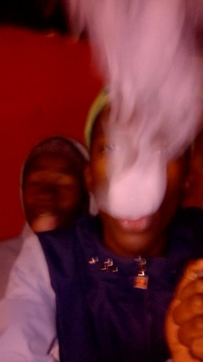 AMOGELA_FLEEZY's tweet photo. ALL WE EVER DO IS FUCKING SMOKE https://t.co/tkvhm6BgS5