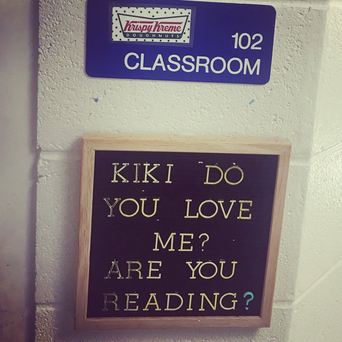 ph524's tweet photo. Kiki loves to read. Do you? #KIKIDOYOULOVEME #reading @Drake https://t.co/5IWIGpXSpf