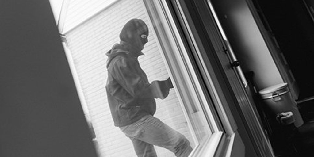 MAX6MUMSECURITY's tweet photo. Did you know... it can take just seconds for an intruder to break a weak #door cylinder. Upgrade your #home #security today!  🔐 https://t.co/K68hBIWENd