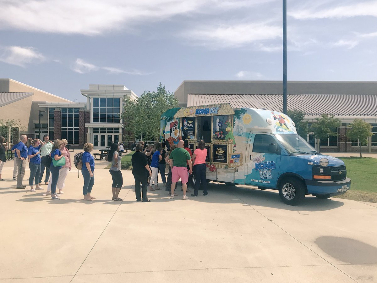 kdbostain's tweet photo. Thank you @KONAICE for providing a refreshing treat for our #Henrico teachers at #DiveDeep18 https://t.co/73xiPaEX76