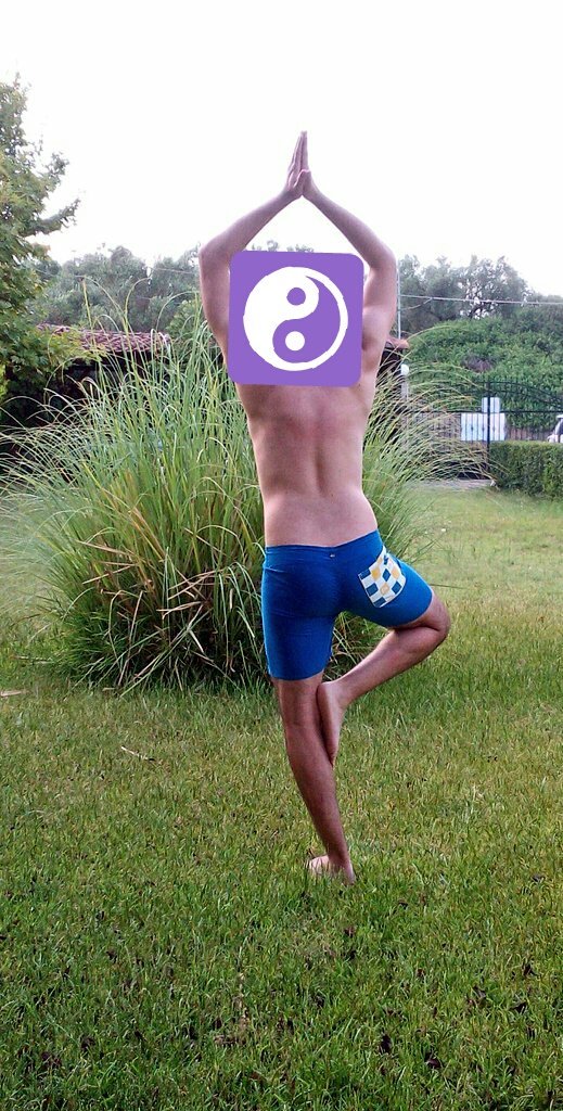 jimgraves666's tweet photo. #instalife #yogalife #find_yourself #after_pitogyro #balance #vacations #yolo #skawmetopiowraiobouty #yinyang #olatachains #theleikourematogkazon https://t.co/s8FIhTHbUn