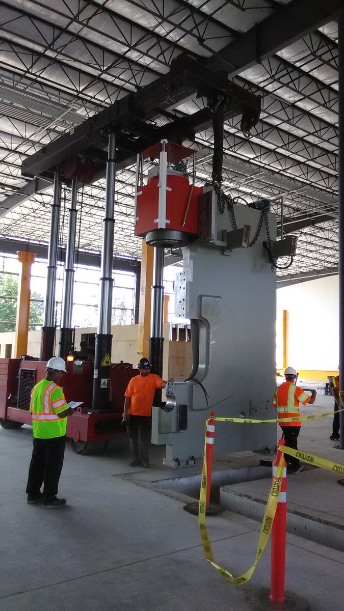 Brake press install #metrorigging #rigging #construction #machinery #heavyhaul