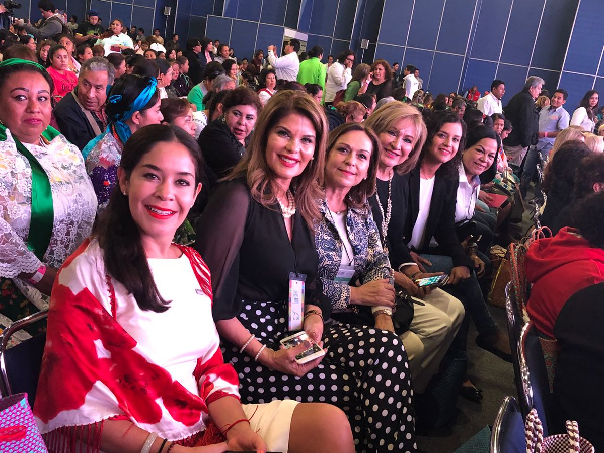 Marcelachiapas's tweet photo. Mujer Tierra y Orgullo, #SagarpaChiapas #ElCampoEnNuestrasManos presentes en el evento México Alimentaria Food Show 2018, Ciudad de México. https://t.co/Yezx3wgSKZ