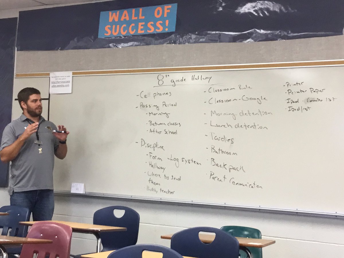 KatieKinder1's tweet photo. Beard telling us wut up #teacherleader #kcmschat #pcproud #edurockstar https://t.co/ntVVREBwvK