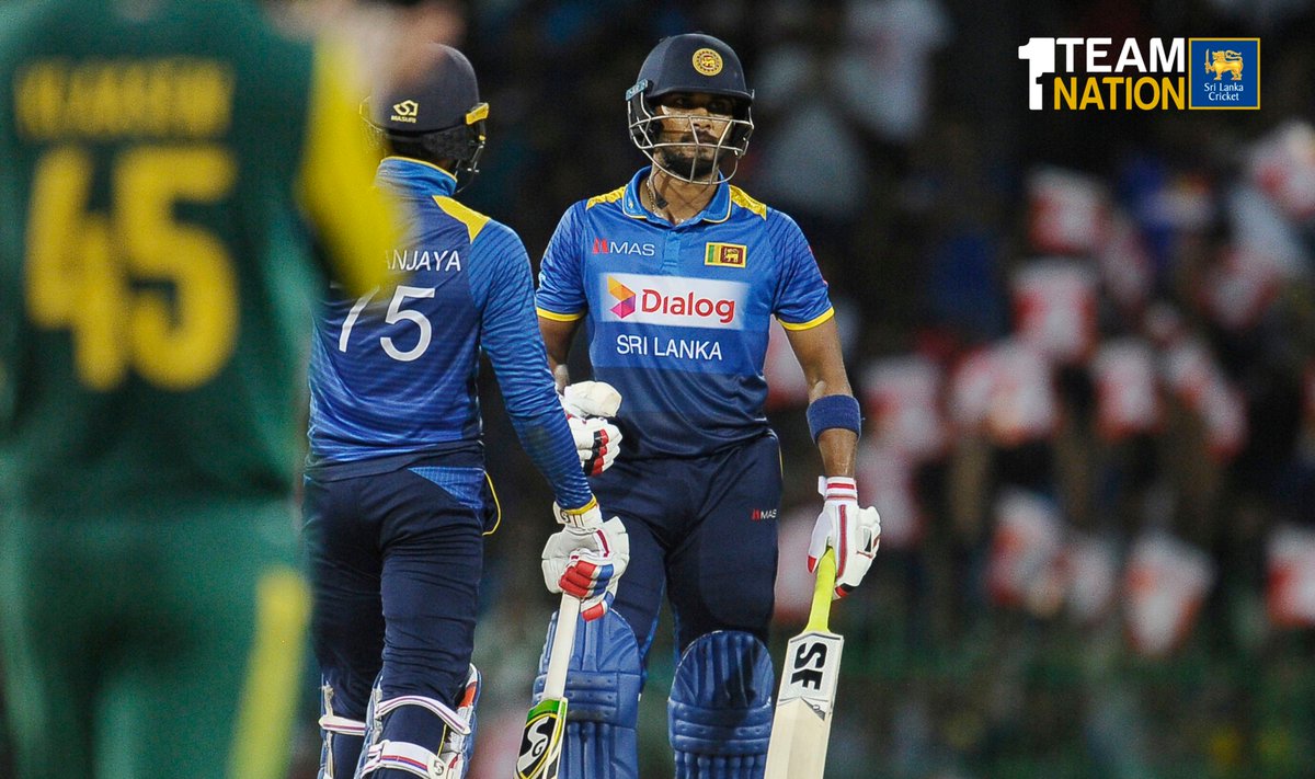 OfficialSLC's tweet photo. 👊 Victory by 3 wickets✌️ Sri Lanka beat South Africa by 3 wickets to win the one-off T20I against South Africa!

SL 99/7 (16 ovs) Dinesh Chandimal 36⭐, Dhananjaya de Silva 31 v South Africa 98. #SLvSA https://t.co/XCRfEs7mwW