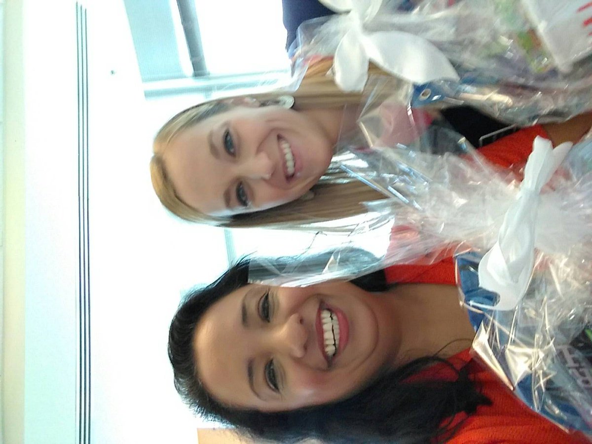 UTSACareer's tweet photo. Today the career center's staff, Dionne Davila and Rachael Fletcher,presented on career center services and the importance of internships to the 2nd year ACE students at the DT TRC. #UTSA #UTSACareer #UTSAtrc https://t.co/Z5kiRyoksH