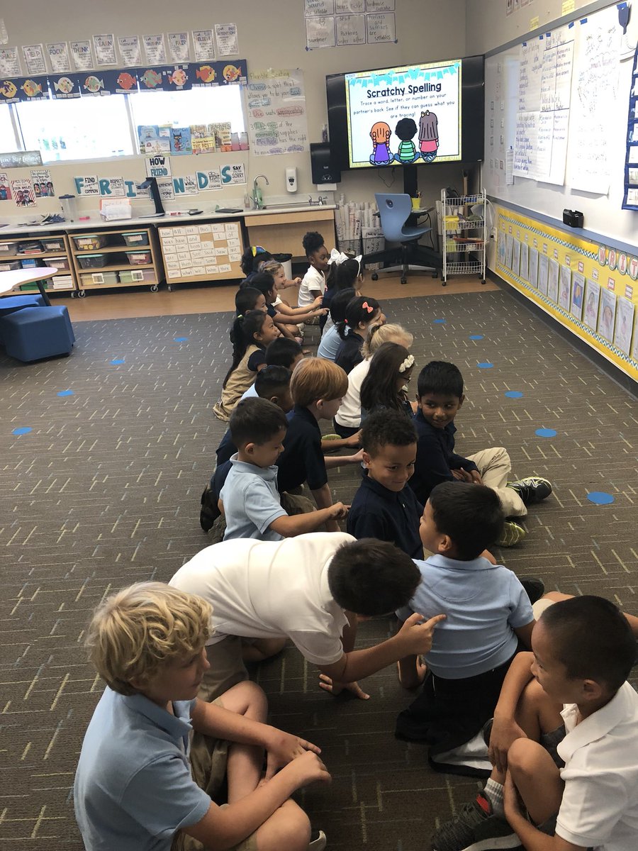 mpfg2007's tweet photo. Morning meeting fun with scratchy spelling completion of our first CCD word #MorningMeeting #westlakecharter #scratchyspelling #projectGLAD https://t.co/oC4Ct76Jxi