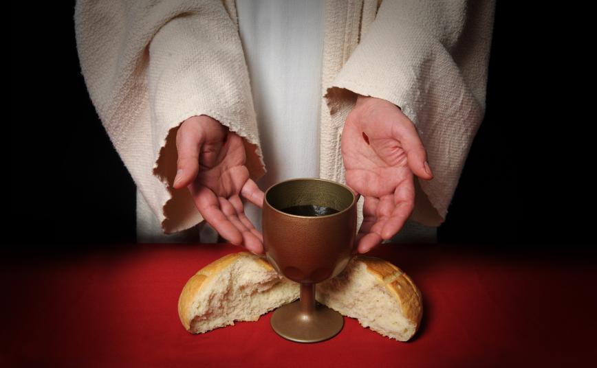 At this moment in the #liturgicalcalendar we are smack in the middle of a series of #Gospel readings in which Jesus reveals to us the truth of the Holy #Eucharist. Let's pause and ponder this greatest of mysteries. Read this #CAMO: catholic.com/magazine/onlin…