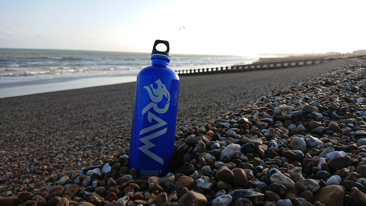 RAWFIT1's tweet image. Outside training tonight at RAW Hiit and Move.

What better way to train and what better way to stay hydrated with the RAW branded @SIGGUK bottle.

Looks awesome.

#RAW #RAWFIT #outsidetraining #siggstories #mentalhealthandme #healthybodyandmind