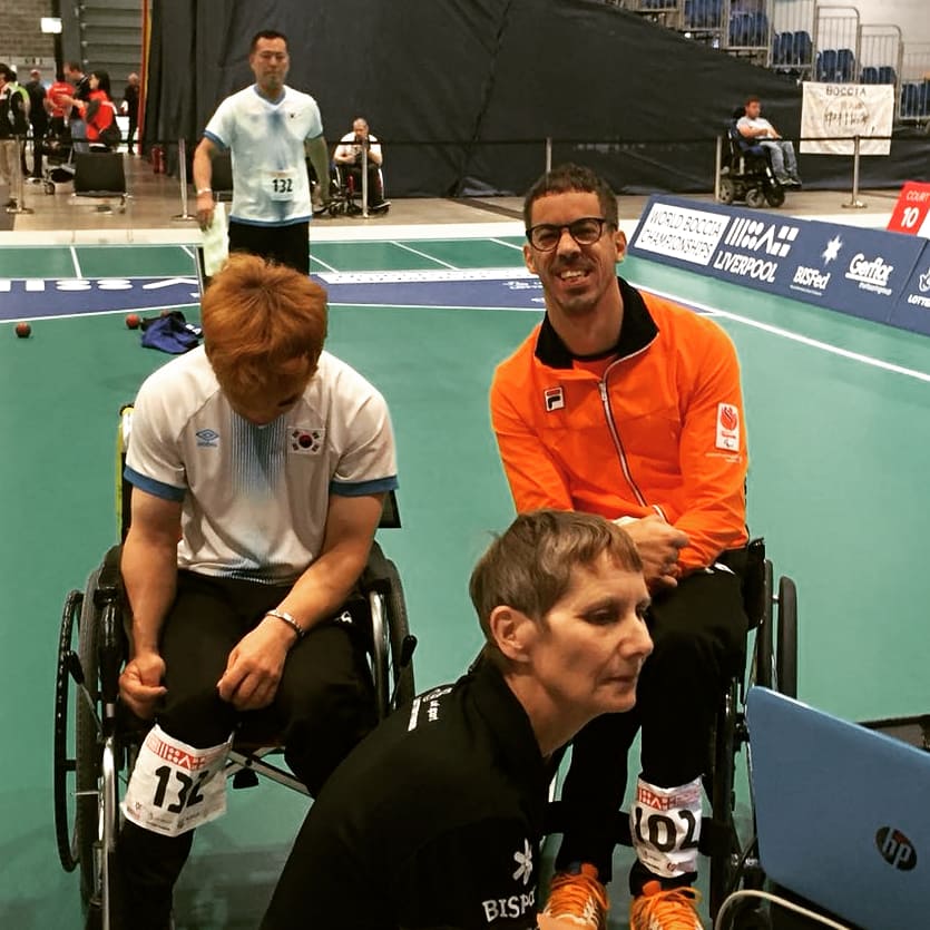 Halve finale voor <a href="/danipl81/">Daniel Perez</a>! Morgen om 10.00 NL tijd te volgen via onze Facebook livestream 😎. Judith wordt 17e, Bernd en Barend 9e 🇳🇱 #BocciaTeamNL #TeamNL #boccia #ParalympicTeamNL #FILA #Worldboccia2018