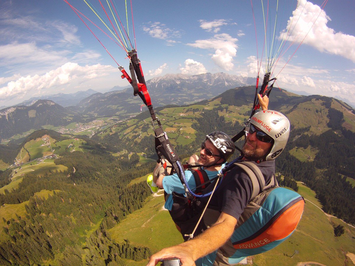 BKillner's tweet photo. From the top of the #HoheSalve to #SΓΆll village! #Awesome #Flying #FallingInStyle https://t.co/Bsj1TirB6c