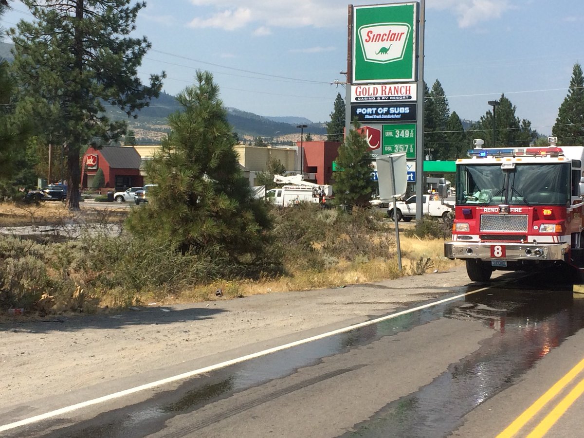 ChiefDave_RFD's tweet image. Aggressive attack on a brush fire near Gold Ranch @RenoFireDept and @TMFPD working together to protect lives and property. Quick knockdown and now mopping up. No structures damaged #AutomaticAid