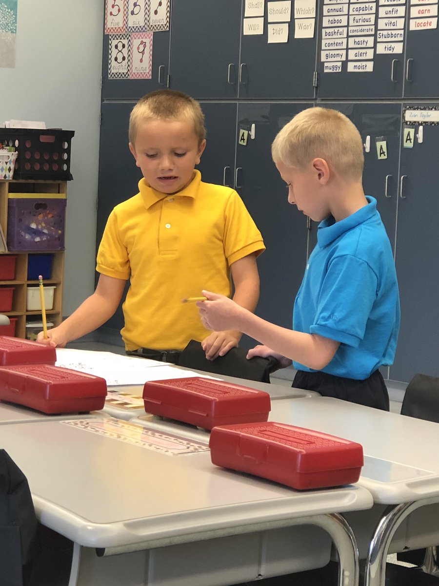MrsWitmersClass's tweet photo. Reading, Scavenger Hunts, puzzle teamwork, and listening to/viewing a book on @storylineonline. Super busy working hard and it’s only the 2nd Day! #busy #learningisfun #readyfor2nd @MHPrincipals @miltonhershey https://t.co/Frir3kcm5P