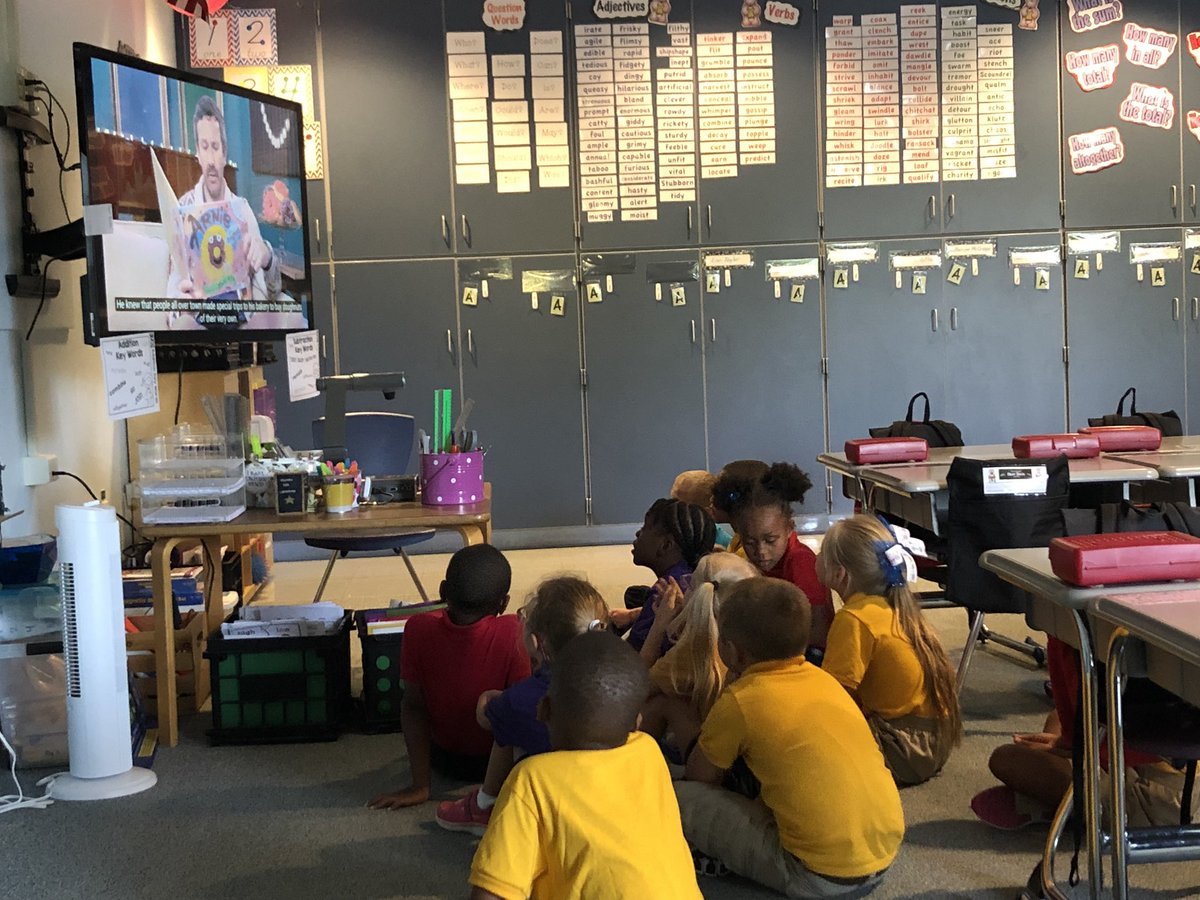 MrsWitmersClass's tweet photo. Reading, Scavenger Hunts, puzzle teamwork, and listening to/viewing a book on @storylineonline. Super busy working hard and it’s only the 2nd Day! #busy #learningisfun #readyfor2nd @MHPrincipals @miltonhershey https://t.co/Frir3kcm5P