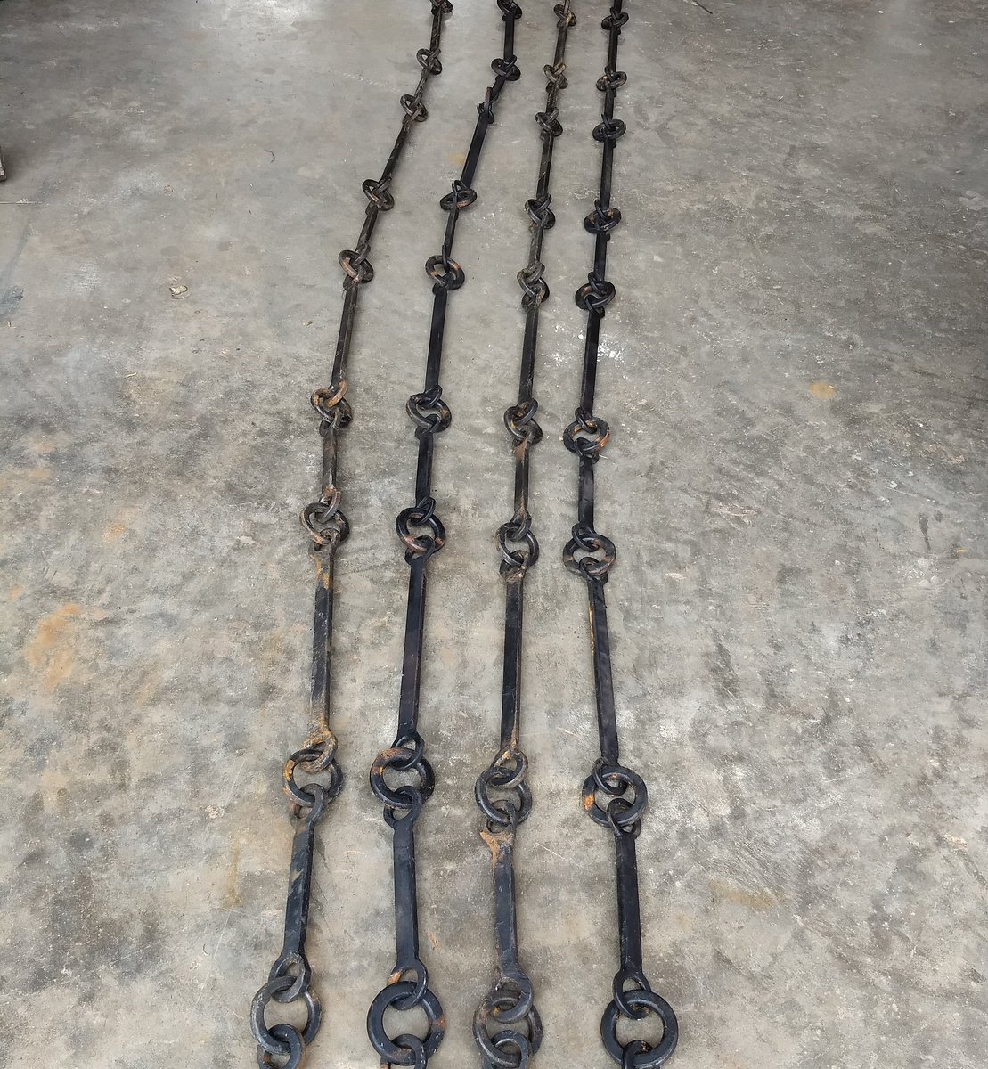 ProdigyWelding's tweet photo. Challenge: replicate a chain manufacturers chain ASAP. Two are ours, two are theirs. Can you tell the difference?

#chain #replicate #duplicate #fabricate #whosiswhos #quickfastandinahurry #asap #designer #vs #fabricator #weldit #fabricateanything #prodigywelding #learnatrade https://t.co/cuB1B7AP1Q
