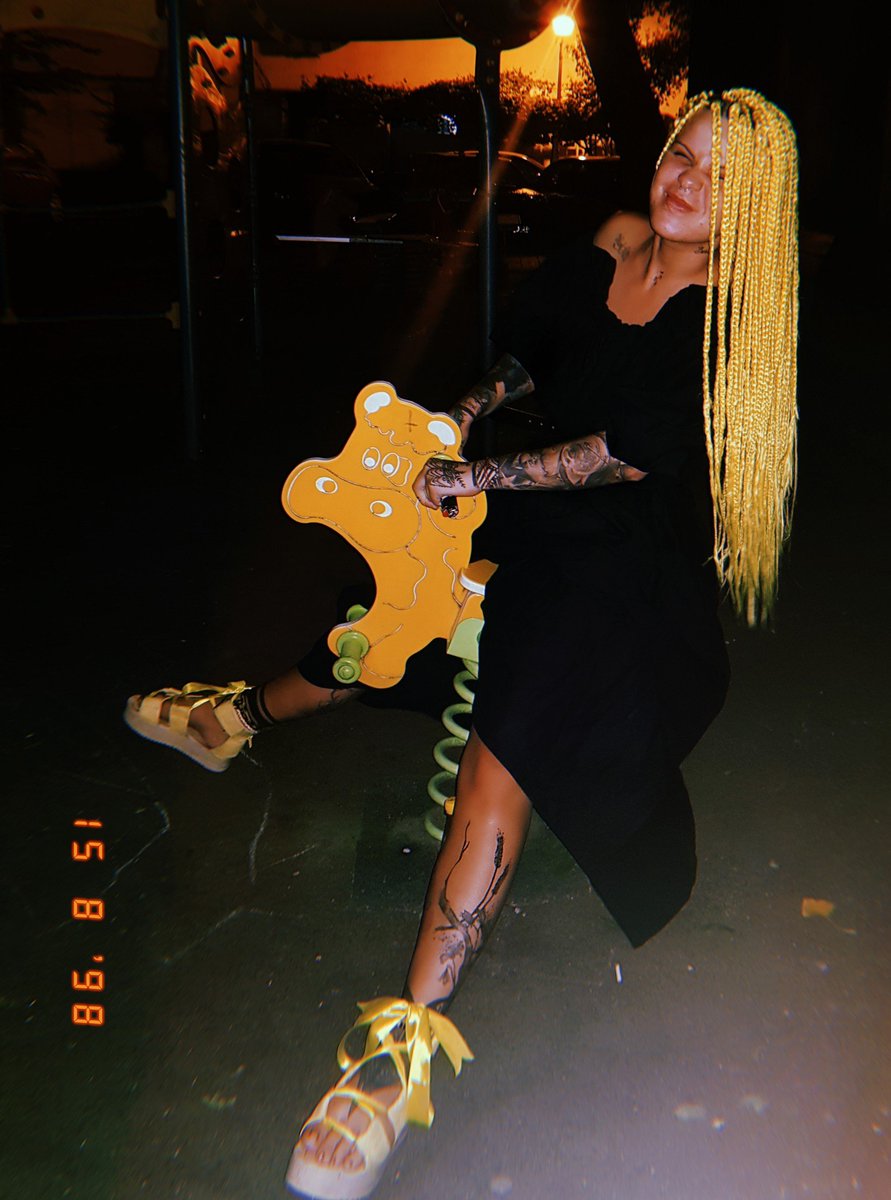 Toyelenab's tweet photo. #pop #art #isme from monday to Sunday. 💛 #FakeLoveWentGold #MTVHottest https://t.co/5nqlYGLdzF