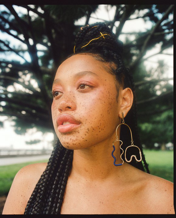 NewYorkModels's tweet photo. GOOD HAIR ✂️ @salemmitchell opens up to @Allure_magazine about the beauty and diversity of black hair 📸 by @QUILLEMONS ️ https://t.co/kzRiblVISJ #SalemMitchell #NYMMWomen https://t.co/8vlsqshf86
