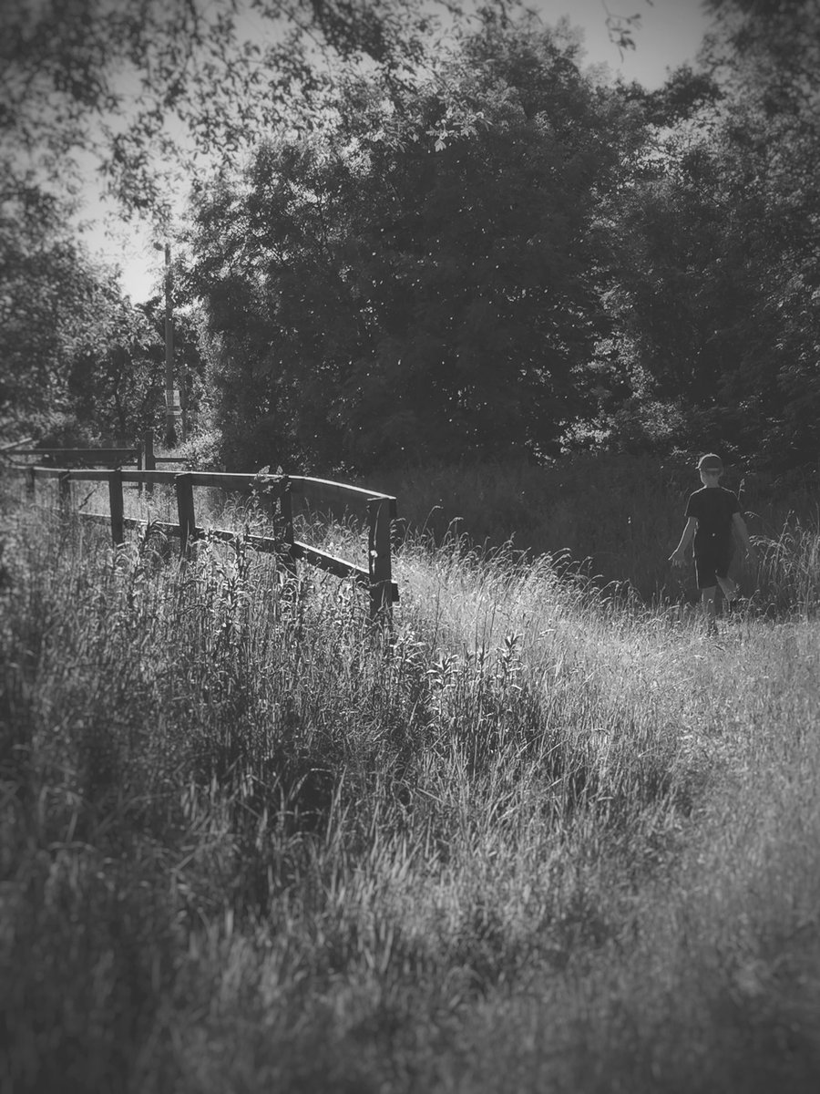 공황 발작은 예고없이 언제든지 혹은 어디에서나 발생할 수 있어요.

공황 발작의 경우 자제력을 잃거나 죽을 것 같은 느낌을 받는 것이라고 볼 수 있어요.

하지만 너는 절대 공황 발작으로 죽지 않아요. 

너는 괜찮을 거예요! 화이팅!

#BattlesOfTheMind 💛