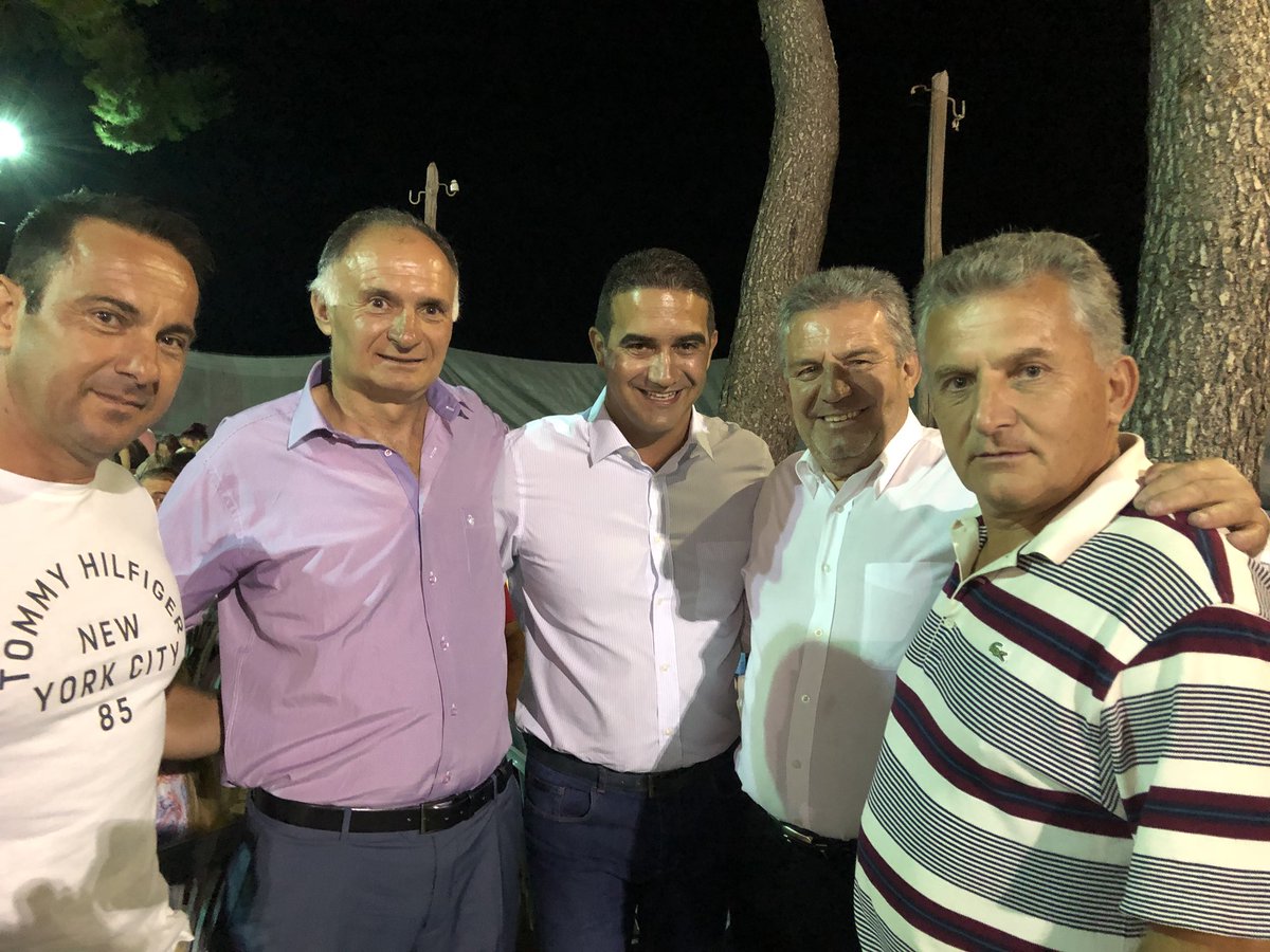 michaelkatrinis's tweet photo. Με το δήμαρχο Ιλίου Νίκο Ζενέτο στην Παναγιά στη Σμέρνα.
Χρόνια πολλά!
#Ηλεία 
#summer_2018 https://t.co/Ai3N8qGmCn