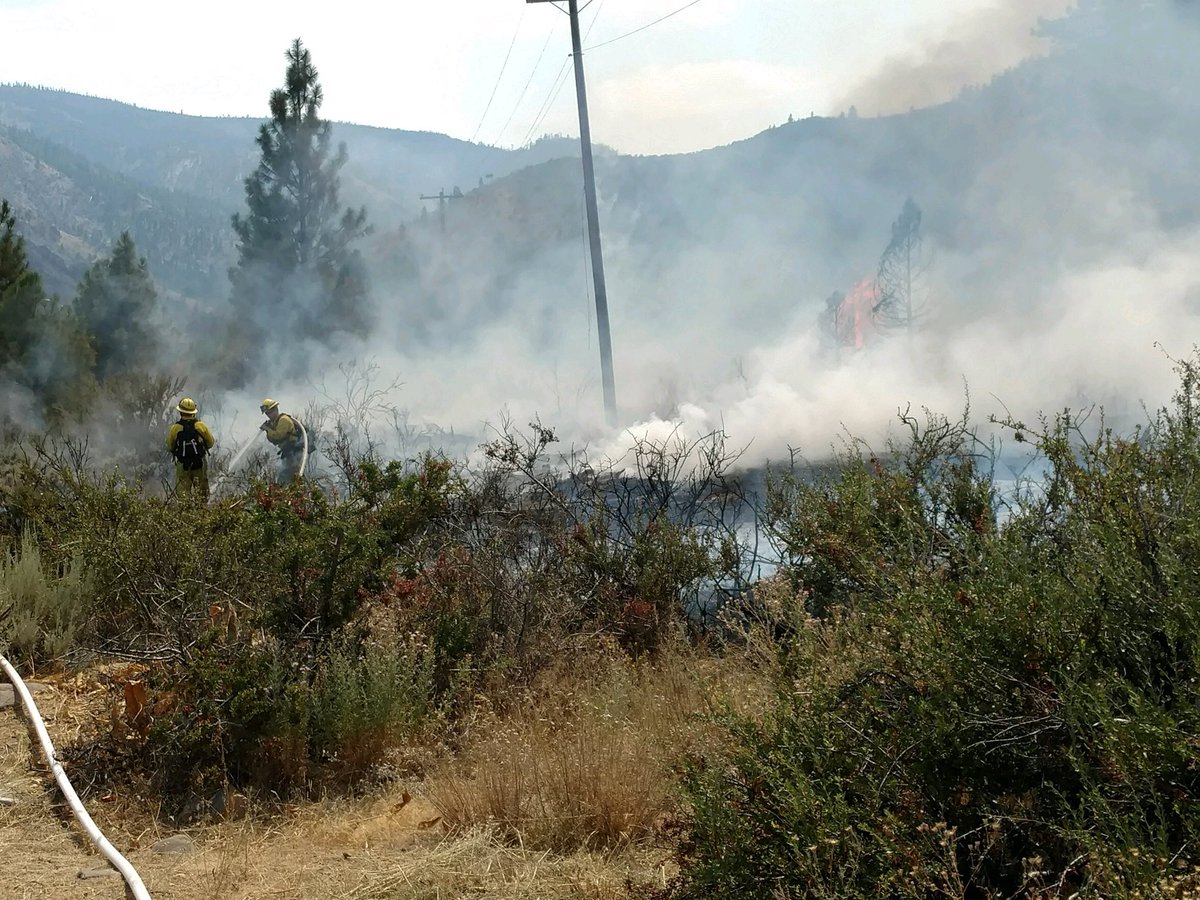 ChiefDave_RFD's tweet image. This fire near Gold Ranch was very close to homes and commercial property but the rapid, aggressive attack by @RenoFireDept and @TMFPD prevented any damage. Great job! #AutomaticAid