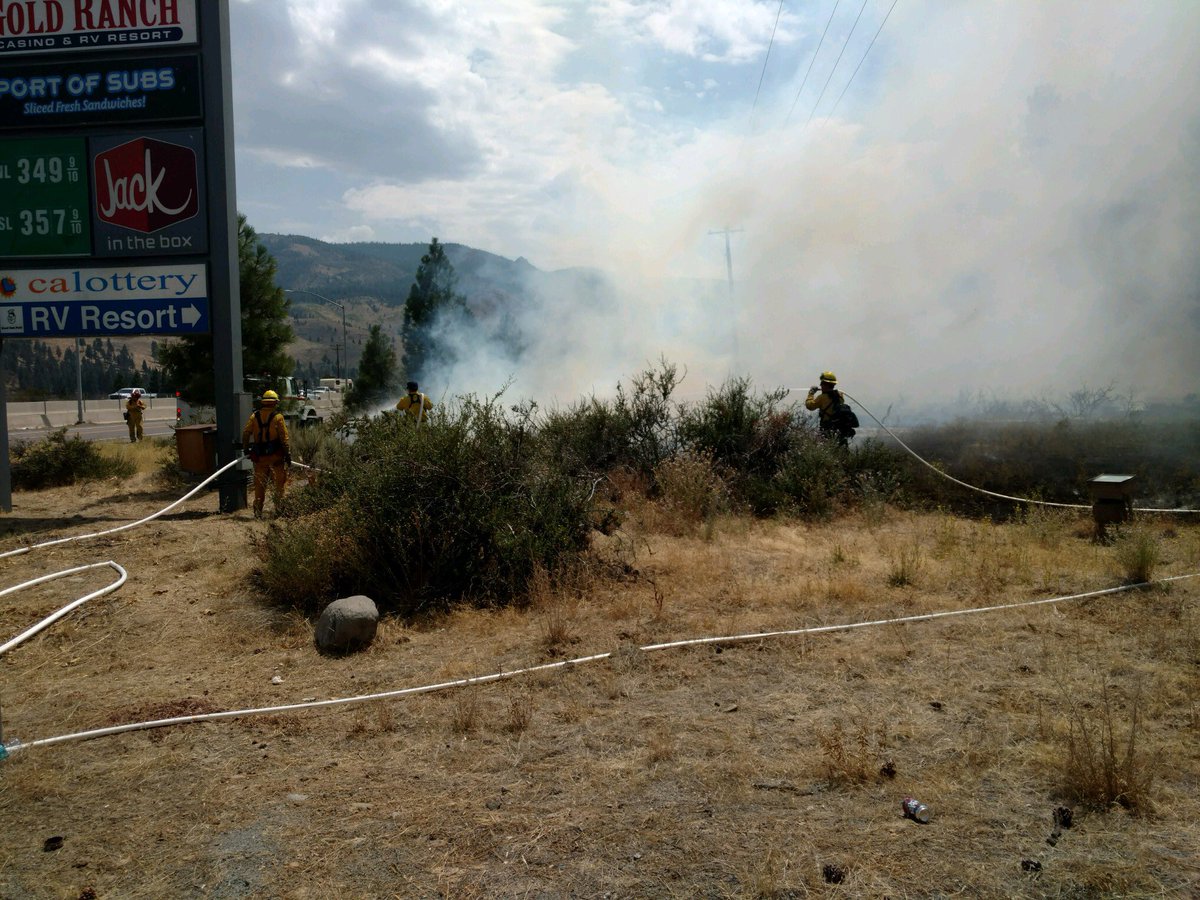 ChiefDave_RFD's tweet image. This fire near Gold Ranch was very close to homes and commercial property but the rapid, aggressive attack by @RenoFireDept and @TMFPD prevented any damage. Great job! #AutomaticAid