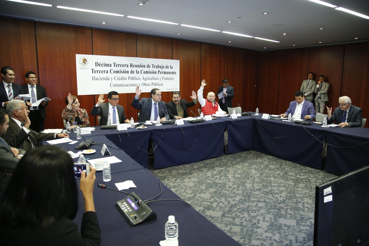 Reunión de trabajo de la Tercera Comisión, Hacienda y Crédito Público, Agricultura y Fomento, y Comunicaciones y Obras Públicas, de la #ComisiónPermanente