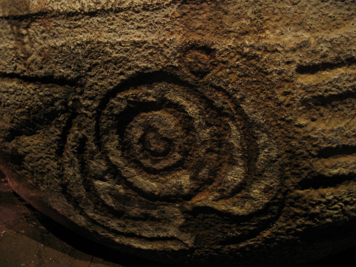 RobinEdgar's tweet photo. @Archaeoclare Also inside the passage tomb at Knowth, Co. Meath
https://t.co/eGY0BluUbg
&
https://t.co/4g7W5lG4n1
#Eclipsology #Knowth #PassageTomb #IrishArchaeology #AstroArchaeology #ArcheoAstronomy #SolarEclipse #TotalSolarEclipse #WingedSunSymbol #BoyneValley #IrelandsAncientEast #Eire https://t.co/LUyFLmU4Gk