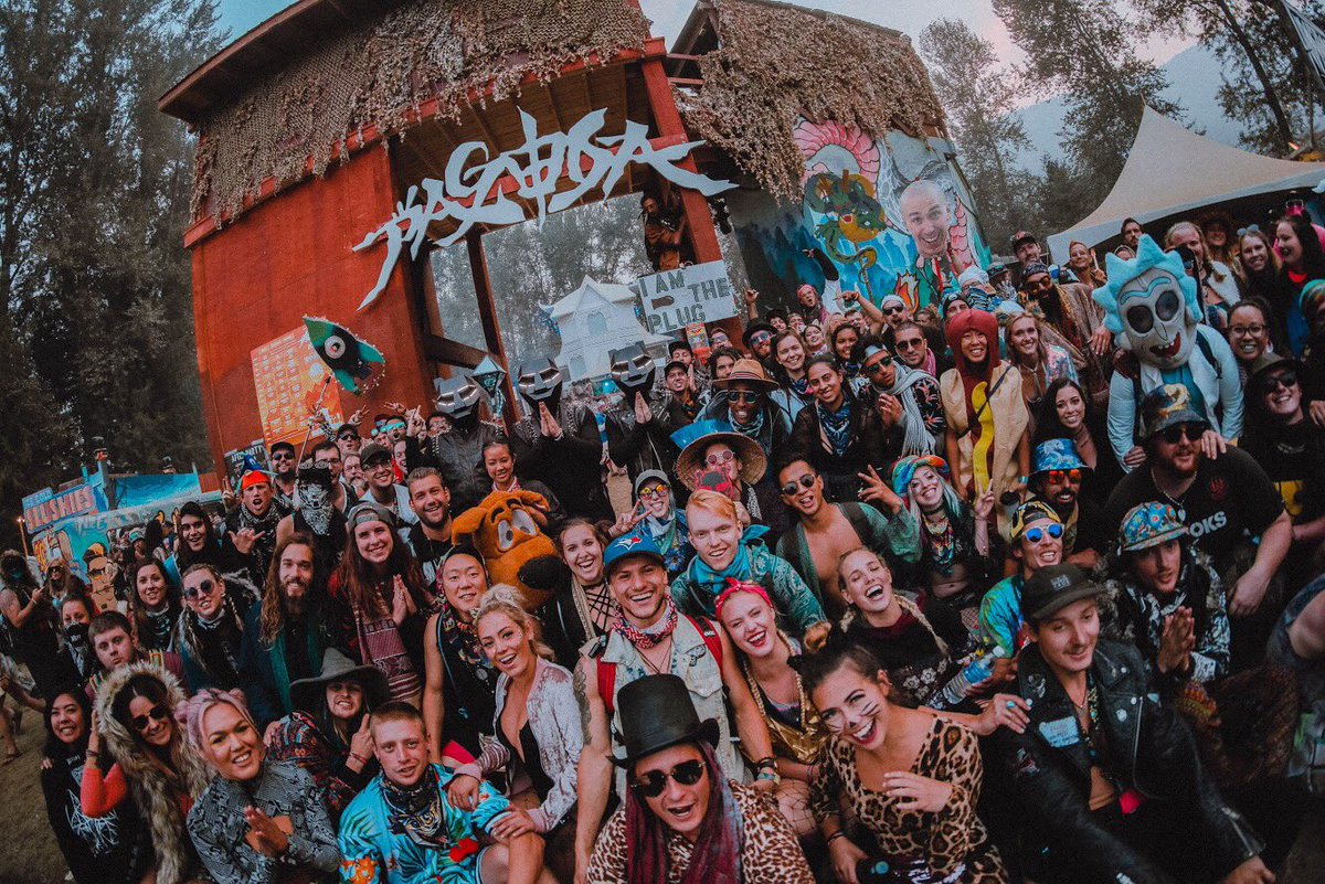 OfficialBTSM's tweet photo. If you're having trouble finding friends that accept you for who you are in the normal world, go to a festival. They're filled with people ready to accept you into their family. ⛪️❤️ #BTSMChurch https://t.co/cDjqwln2mL