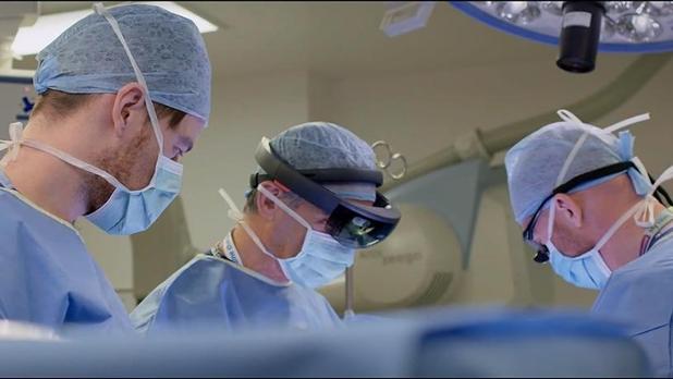 TeamLaunchable's tweet photo. Doctors test augmented reality during surgery
#BeLaunchable #AR

https://t.co/SIIFiQ2rsn

The technology that made Pok?mon Go so popular two years ago will soon be used by doctors during surgery. https://t.co/d1etplprnt