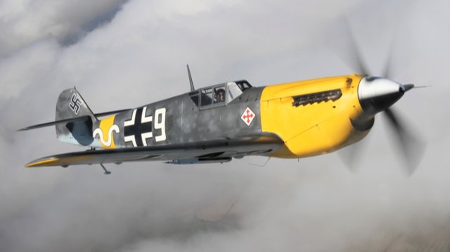 AirLegendJMA's tweet photo. ⚠️INFO AVION ✈️⚠️ En remplacement du #Messerschmitt 109 Buchon Red11 au #ParisAirLegend:
Messerschmitt 109 Buchon #White 9
Propriétaire : #AirLeasing Aircraft Sales
Base : @SywellAerodrome
#Photo : Daisy Grace
😊Pour le voir, achetez vos billets 👉 https://t.co/V2iNuse9LK https://t.co/A8QxrtkAh6