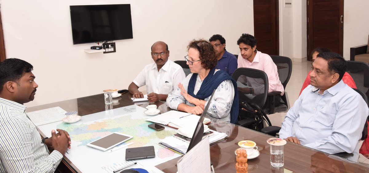 Collector_MBNR's tweet image. Dist. Collector chaired a review meeting with the representatives of Aga Khan Academy &amp;amp; PD ICDS to discuss the implementation of #BiometricAttendanceSystem introduced in 44 Anganwadi Centres across the district.
#BenefitEntitlementTrackingSolution.