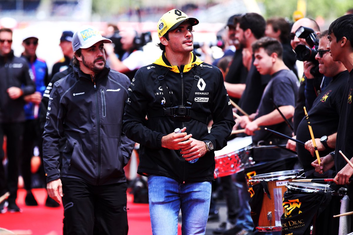Te vamos a echar mucho de menos <a href="/alo_oficial/">Fernando Alonso</a> . Gracias a ti empezó mi pasión por este deporte y me considero un privilegiado por haber competido cuerpo a cuerpo contigo estos últimos años. Ahora a aprovechar este final de año!