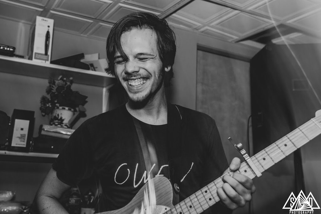 spacecadetsnj's tweet photo. Here’s some pics from the last show of tour! I’m very proud of us for doing the thing. Next show is on 8/19 in Philly. It’s acoustic but it’ll be just me, ol Jarry, for this one. Then 8/25 in Oaklyn for the final @CrashLandingOFF show! Get to a gig! Pics by @SantoRoyden 💕 https://t.co/EkujXcvd3J